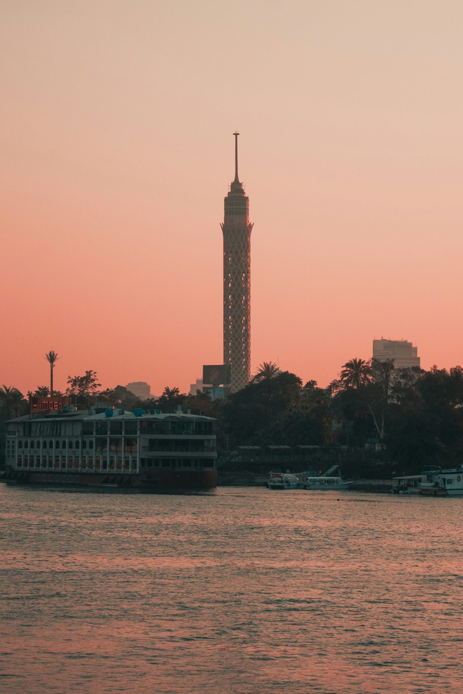 Evening Dinner Nile Cruise in Cairo with Private Transport